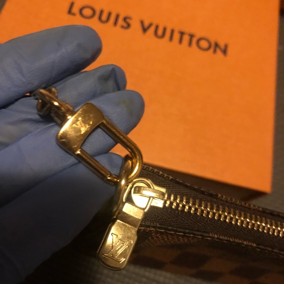 Louis Vuitton damier mini pochette - Picture 5 of 8
